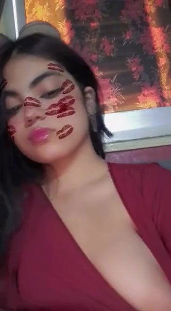 Indian Babe Showing Boob