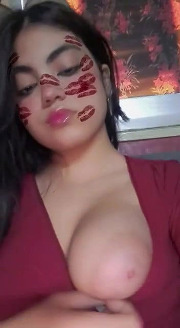 Indian Babe Showing Boob