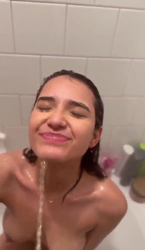 cute girl bath her lover piss on her face