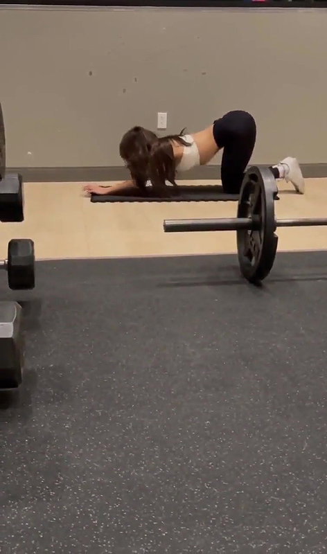 gym workouts girl blowjob