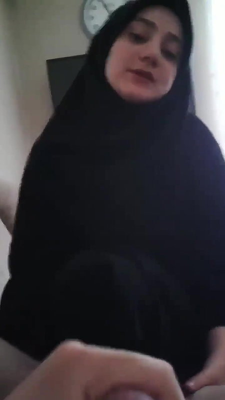 hijabi girl blowjob