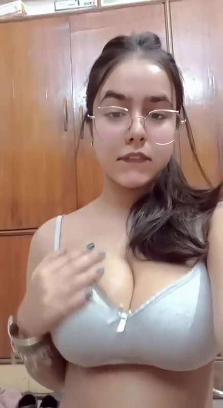 hot girl big boobs showing