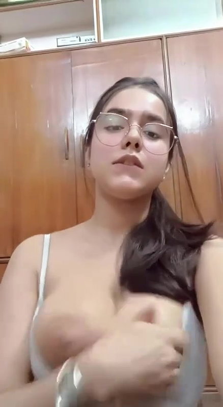 hot girl big boobs showing