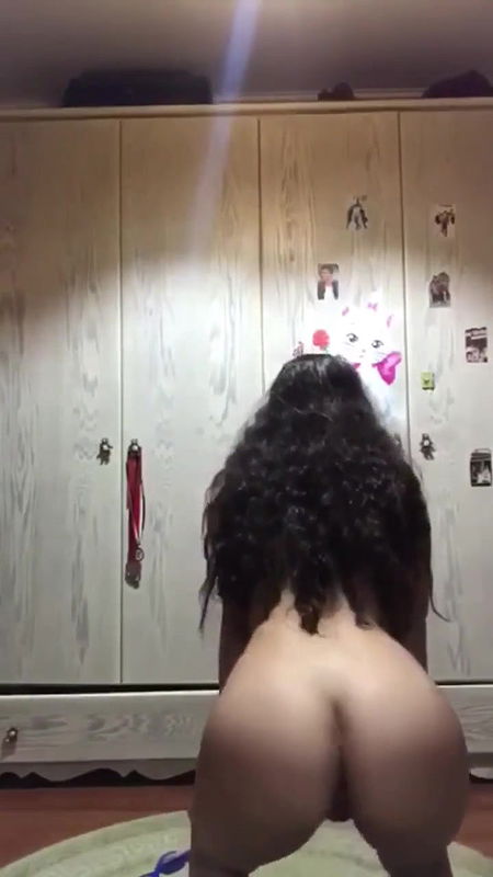 teen girl exposed her self