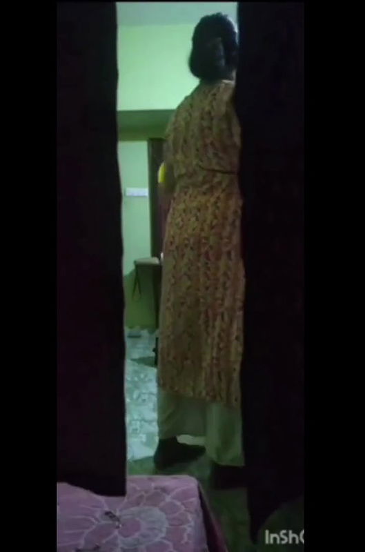 Mom wearing nighty after showing naked boobs