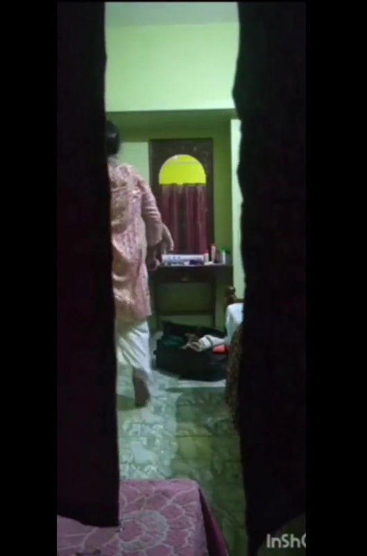 Mom wearing nighty after showing naked boobs