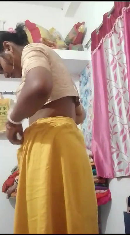 saree kholke nangi video banayi