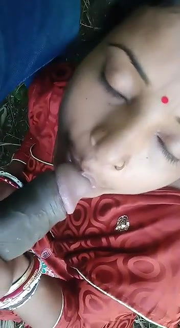 married bhabhi n ekhule mein lund chusi
