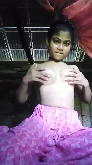 ladki ne shalwar kholke nanngi video banayi