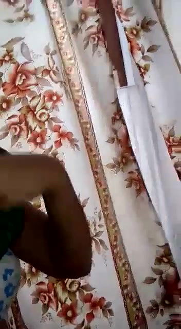 bra kholke boob or chut dikhayi