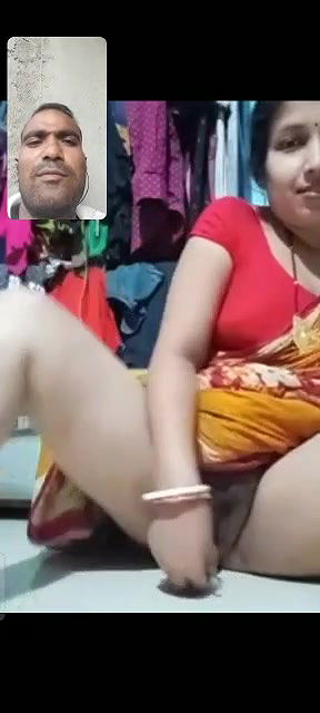 saree uthake chut mein dildo dali