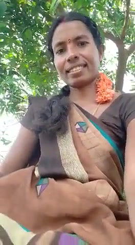 khule emin saree uthake chut dikahyi