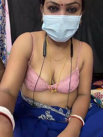 Sexy Wife giving Blowjob and Boobs Show