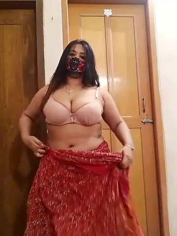 Sexy Bhabhi Dance Show and Teasing
