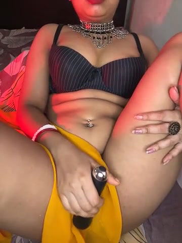 Sexy Girl Pussy Fingering and Using vibrator