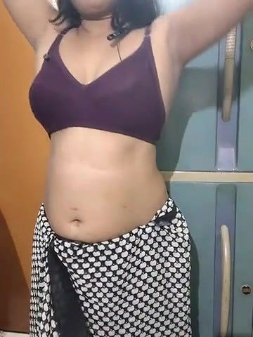 Sexy Bhabhi Full Nude HSow and Teasing