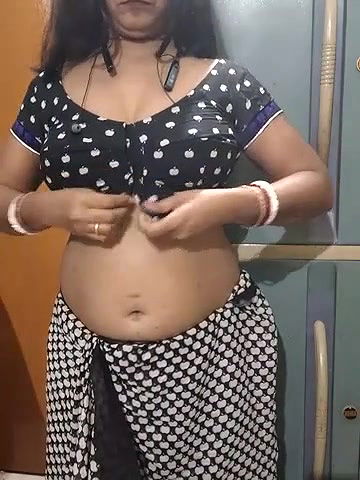 Sexy Bhabhi Full Nude HSow and Teasing