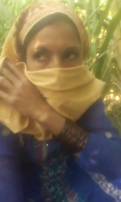 Dehati shaved pussy show outdoor sex MMS