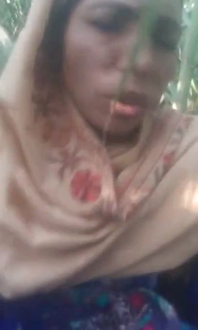 Dehati shaved pussy show outdoor sex MMS