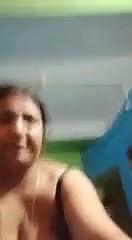 kamij kholke nangi video banayi