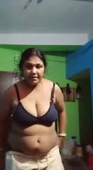 kamij kholke nangi video banayi