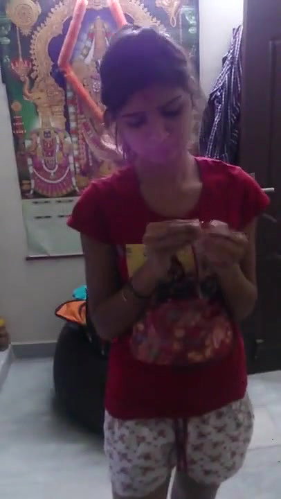 ladki ne chuche dikhayi