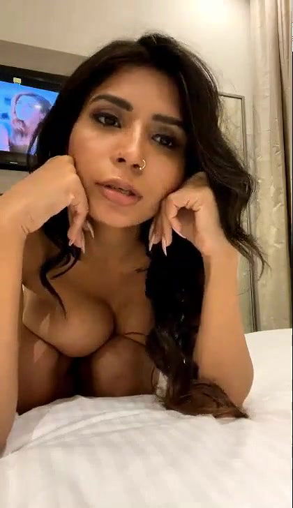 hot desi  girl nude show