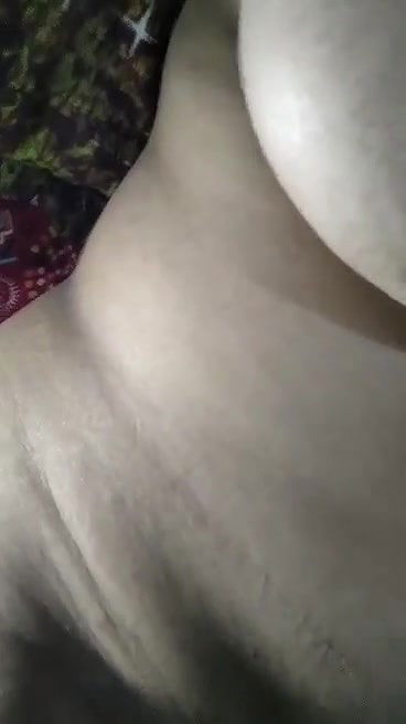 ladki ne apni nanagi video banayi