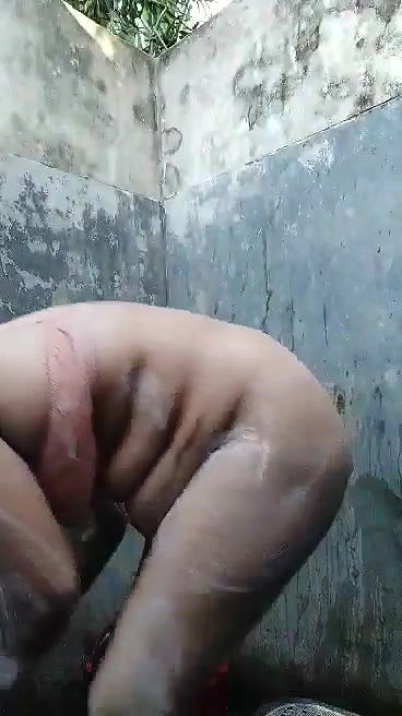 bbw desi bahbhi nude bath