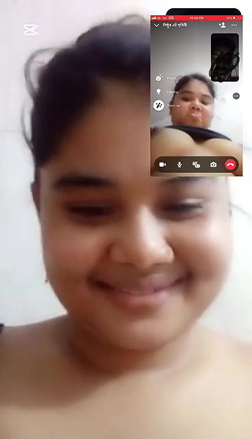 Chubby Girlfriend Showing