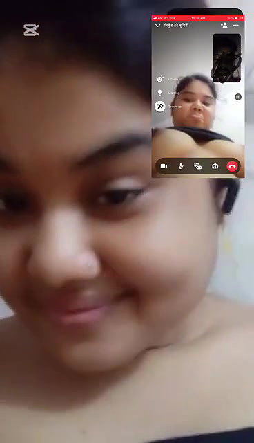 Chubby Girlfriend Showing