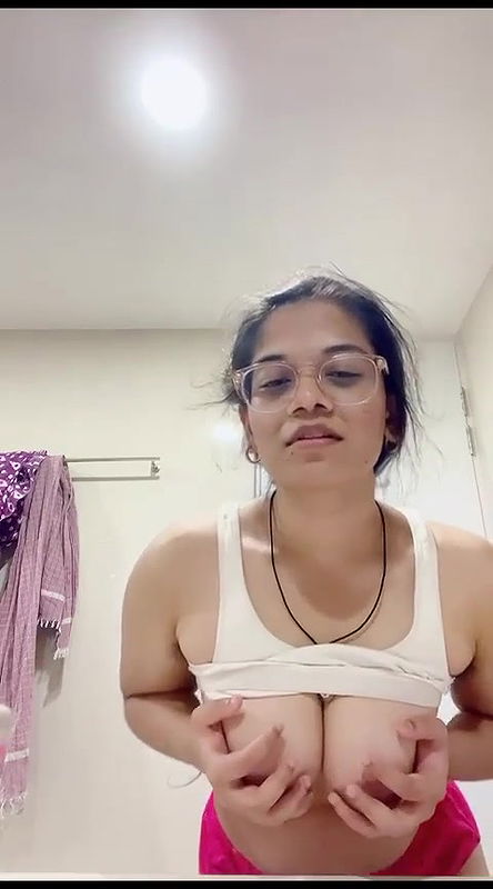 Cute Glasses Babe Nude Show Collection 2