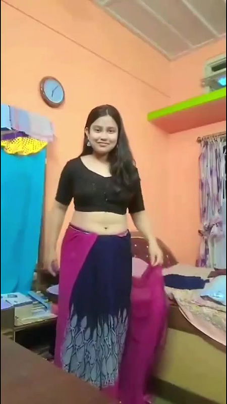 Desi Cute Shy Girl In Saree Showing Boobs By Removing Blouse