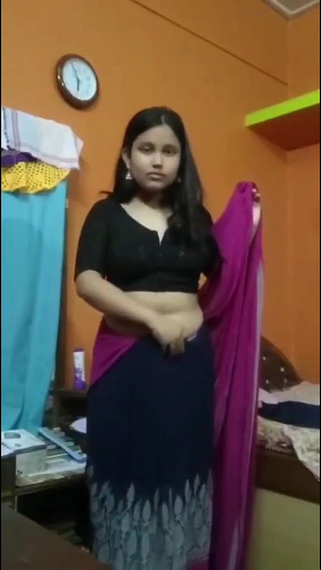 Desi Cute Shy Girl In Saree Showing Boobs By Removing Blouse
