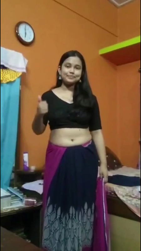 Desi Cute Shy Girl In Saree Showing Boobs By Removing Blouse