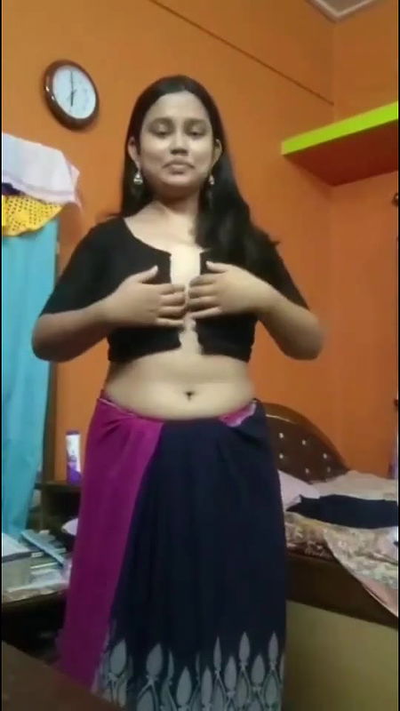Desi Cute Shy Girl In Saree Showing Boobs By Removing Blouse