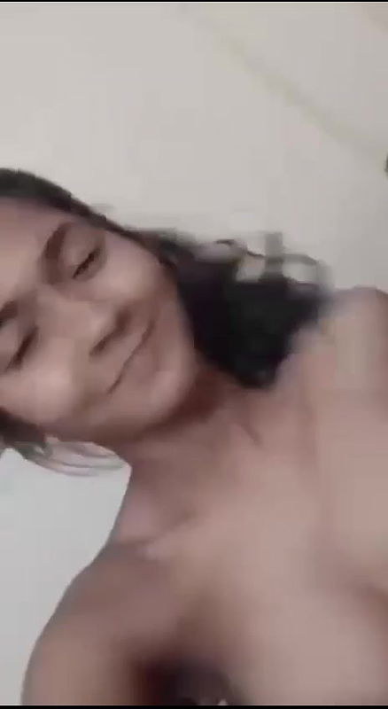 Hairy Pussy Cute Girlfriend Showing