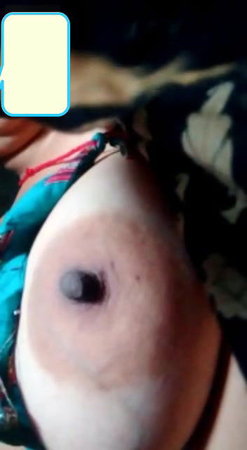 Sexy Bhabhi boob show on video call