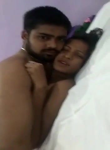 slim gf fucked by hairy man
