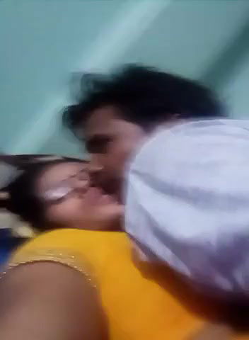 saree uthake bhabhi ko choda