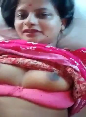 choti chcuhe dabate hue chudai kri