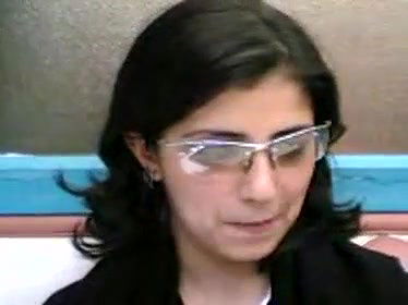 gori chasmish ladki ko choda