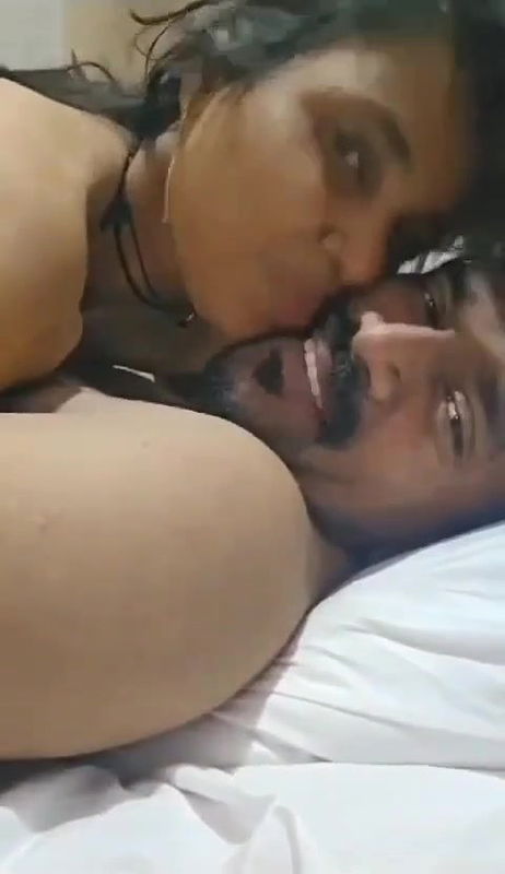 uncle having fun with randi bahbhi