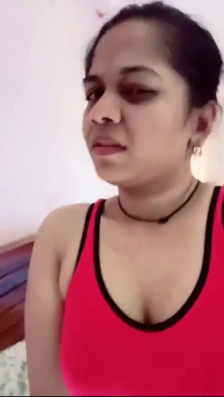 Cute Innocent Glasses Babe Showing Closeup Fingering