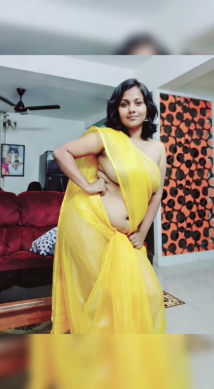 Tamil Bhabhi Giving Blowjob