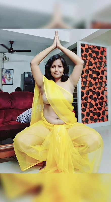 Tamil Bhabhi Giving Blowjob