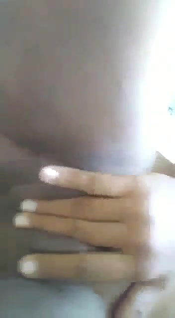 Horny Bhabhi masturbating pussy on selfie