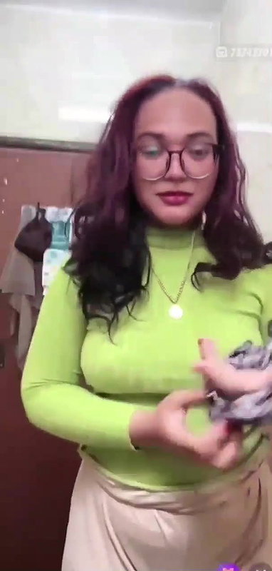 Malay Muslim slut nude exposes tits