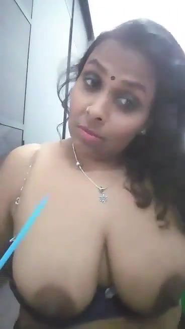 Booby Bhabhi smoking hookah and exposing her topless body