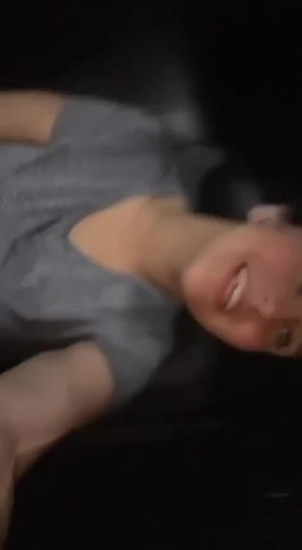 Sexy Girl Showing Pussy